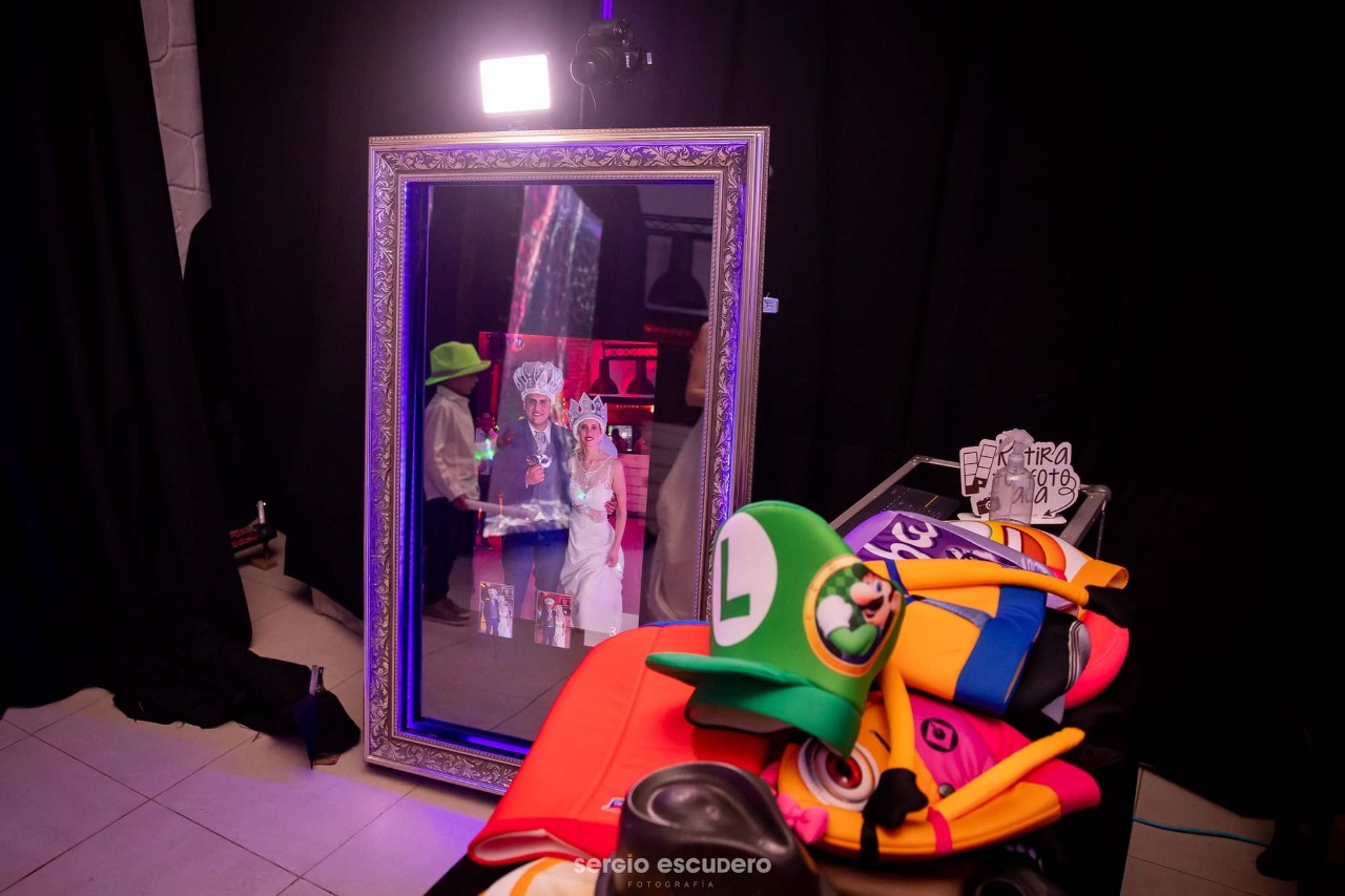 Casamiento con espejo mágico Crazy Box